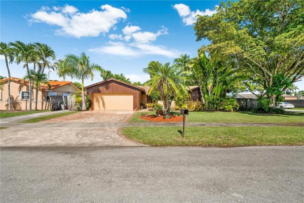Caravel Country, 10525 SW 139th Ct, Kendall, Florida 33186, image 1