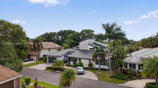 Coco Plum Estates At Jacaranda, 853 W Coco Plum Cir, Plantation, Florida 33324, image 1