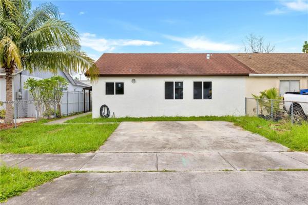Oak Park Estates, 19880 SW 123rd Ave #19880, South Miami Heights, Florida 33177, image 1