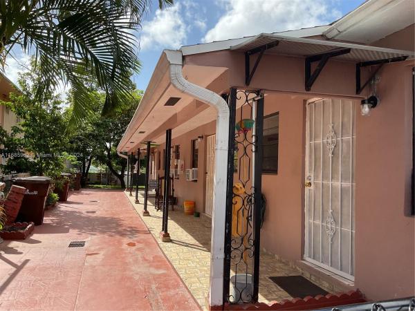 Phillipsons, 674 W 29th St, Hialeah, Florida 33012, image 1