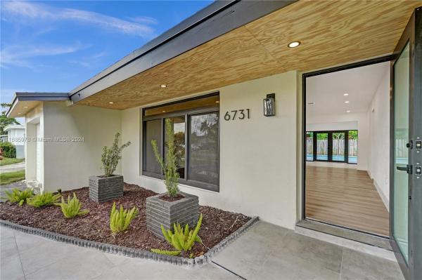 Sunrise Golf Village, 6731 NW 29th Ct, Sunrise, Florida 33313, image 2