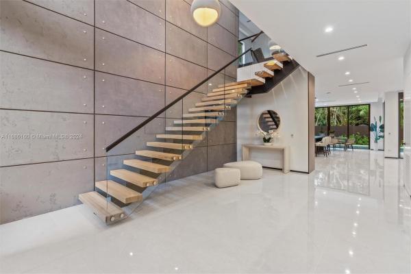 Victoria Highlands, 727 NE 17th Way, Fort Lauderdale, Florida 33304, image 2