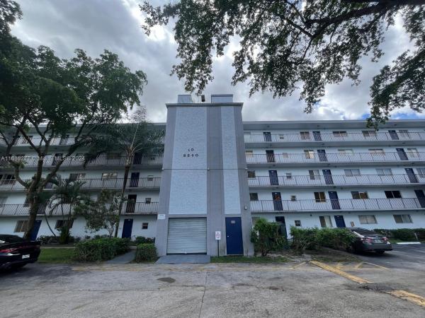 Lakeshore At University Park, 8560 N Sherman Cir #305, Miramar, Florida 33025, image 1