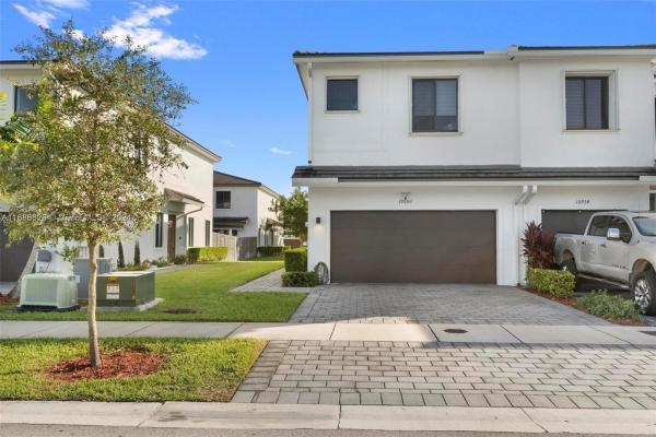 The Landings, 10930 SW 235th St #10930, Kendall, Florida 33032, image 1