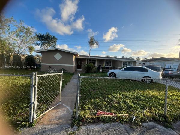 Lauderdale Golf Estates, 5070 SW 11th St, Plantation, Florida 33317, image 1