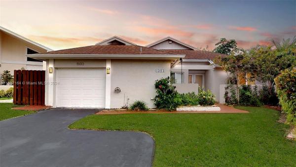 Lakes Of The Meadow, 15013 SW 52nd Ln, Kendall West, Florida 33185, image 1