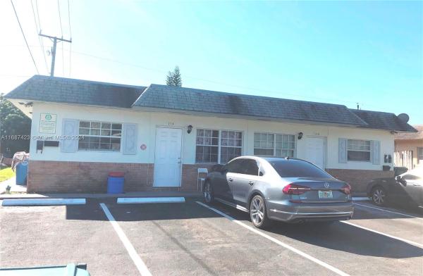 Boniello Gardens, 210 NE 41st St, Oakland Park, Florida 33334, image 1
