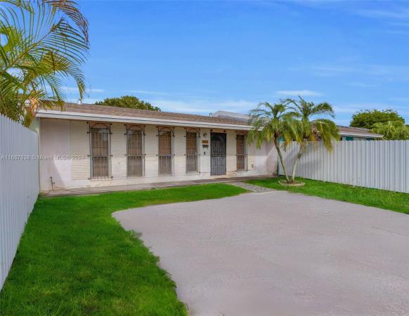 Richmond Townhouse, 11421 SW 151st Ter, Richmond Heights, Florida 33176, image 1