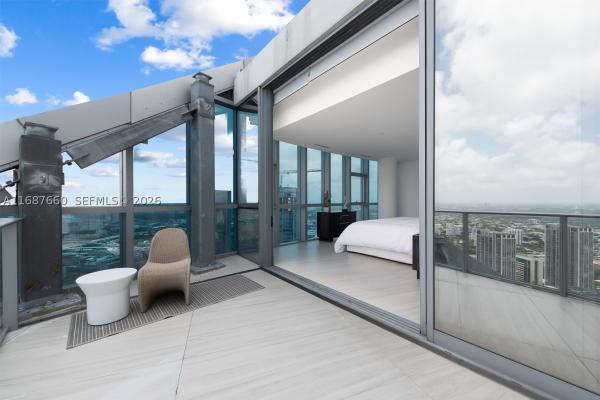 Paramount Miami Worldcenter, 851 NE 1st Ave #5700, Miami, Florida 33132, image 1