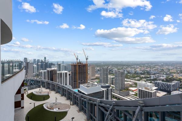 Paramount Miami Worldcenter, 851 NE 1st Ave #5700, Miami, Florida 33132, image 3
