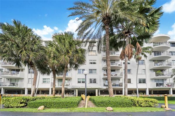 Cape Florida Club, 210 Sea View Dr #409, Key Biscayne, Florida 33149, image 1