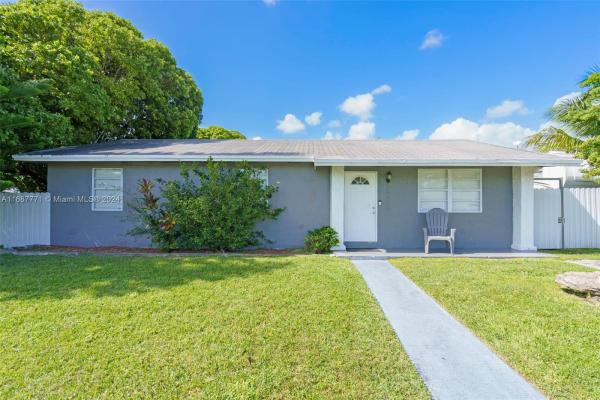 Palmland Homes South, 30320 SW 149th Ave, Leisure City, Florida 33033, image 1