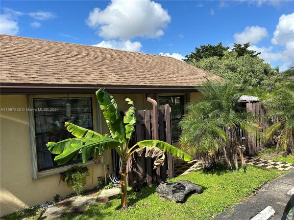 641 Briarwood Cir #2-55, Hollywood, Florida 33024, image 3