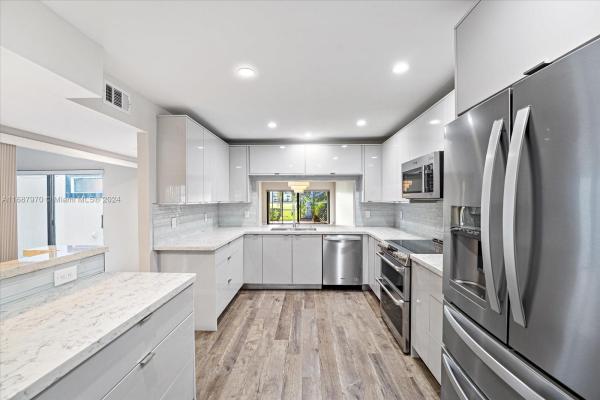 Villas Of Bonaventure, 294 Fairway Cir #74, Weston, Florida 33326, image 1