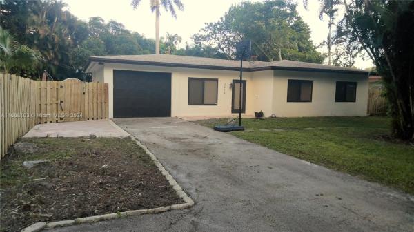 Riverland Manors, 2454 SW 30th Ave, Fort Lauderdale, Florida 33312, image 1