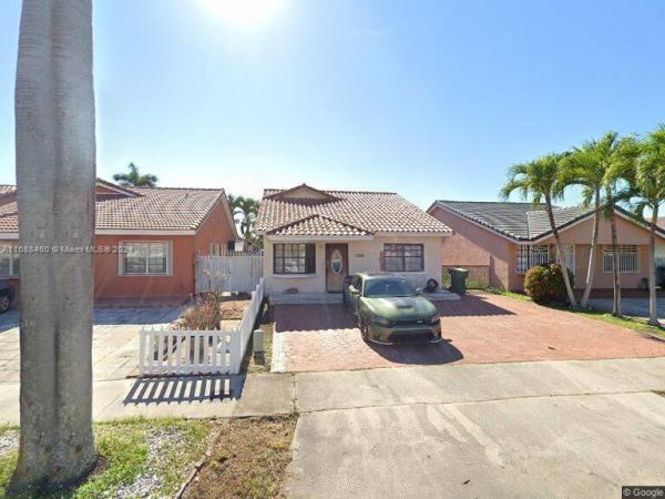 Biltmore Villas, 9058 NW 115th St, Hialeah Gardens, Florida 33018, image 1
