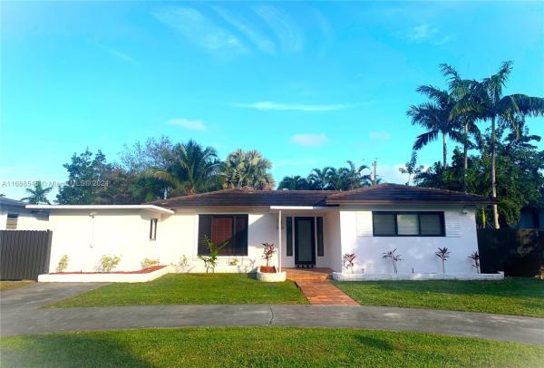 10825 Peachtree Dr, Unincorporated Dade County, Florida 33161, image 1
