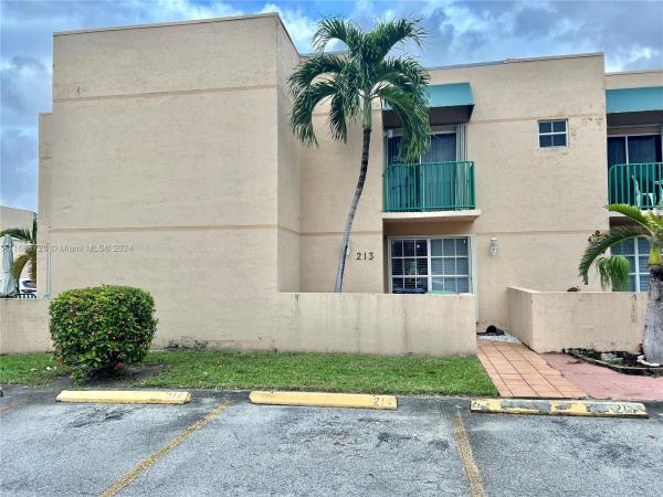 Les Chateaux At International Gardens, 11965 SW 19th Ln #213, Tamiami, Florida 33175, image 1