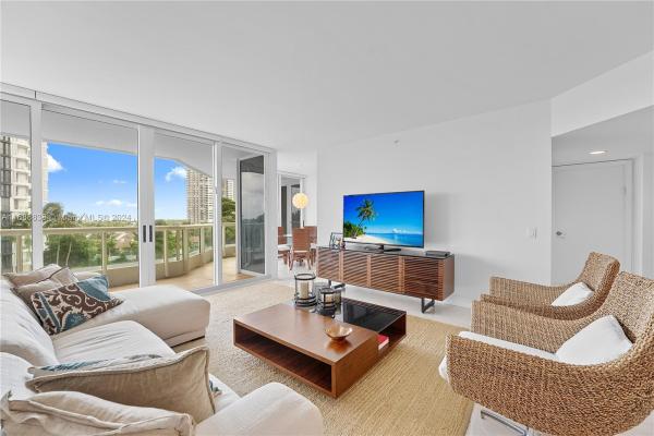 South Tower At The Point, 21055 Yacht Club Dr #802, Aventura, Florida 33180, image 1