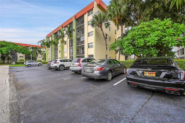 Cross Fox, 5431 NE 25th Ave #103B, Fort Lauderdale, Florida 33308, image 1