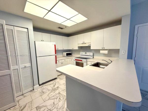 Village East, 2015 SE 10th Ave #127, Fort Lauderdale, Florida 33316, image 1