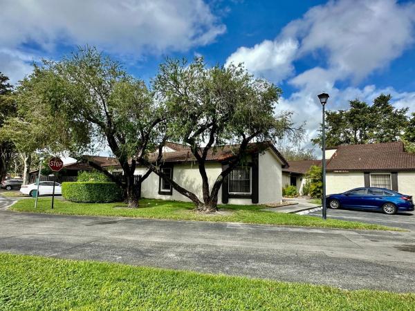 Village Homes At Lakes Of The Meadow, 14925 SW 48th Ter #20H, Kendall West, Florida 33185, image 1
