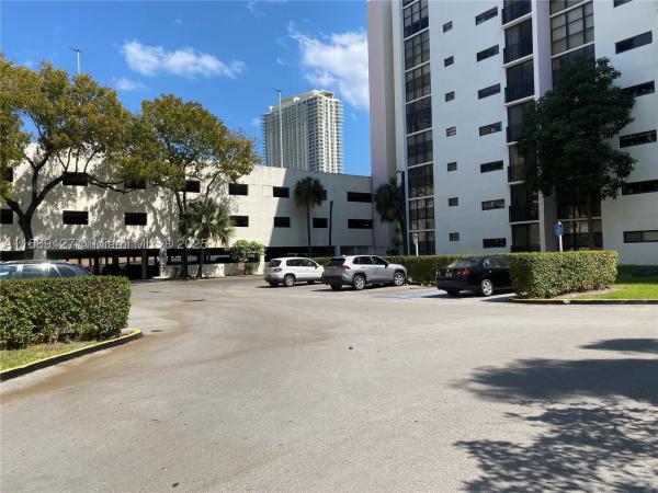 Plaza Of The Americas, 17021 N Bay Rd #412-IV, Sunny Isles Beach, Florida 33160, image 2