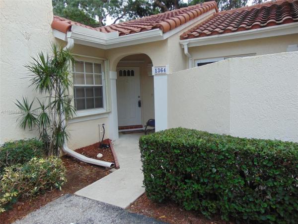 Village Homes At Country Isles, 1364 Cottonwood Cir, Weston, Florida 33326, image 1