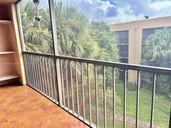Fox Chase, 8615 NW 8 St #408, Fountainebleau, Florida 33126, image 1