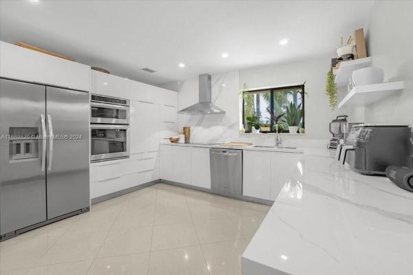 Woodridge At The California Club, 20434 NE 10th Ct Rd, Ives Estates, Florida 33179, image 1