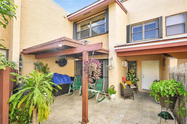 Indian Summer Village, 201 W Park Dr #104-2, Fountainebleau, Florida 33172, image 3