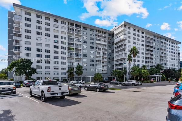 Hillcrest, 3800 Hillcrest Dr #102, Hollywood, Florida 33021, image 1
