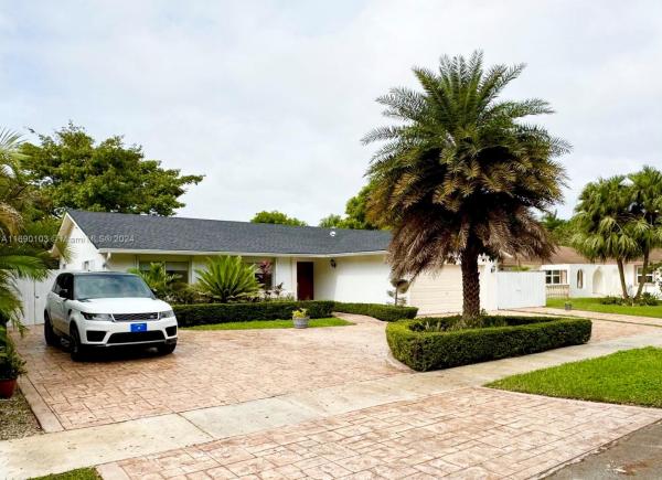 Bent Tree West, 4760 SW 141st Ave, Kendale Lakes, Florida 33175, image 1