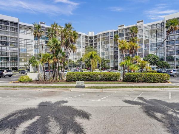 Oceanview Park, 800 Parkview Dr #131, Hallandale Beach, Florida 33009, image 1