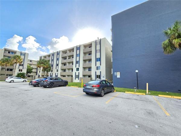 Samari Lake East, 10090 NW 80th Ct #1517, Hialeah Gardens, Florida 33016, image 1