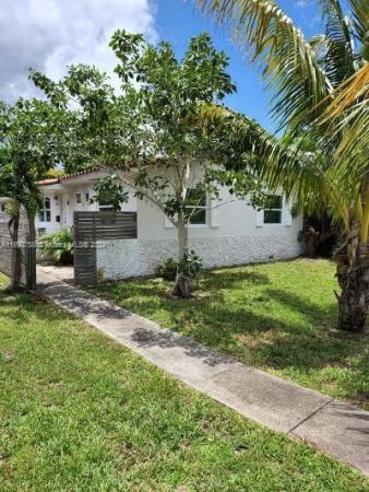 El Portal Residential, 8960 NE 2nd Ave, El Portal, Florida 33138, image 1