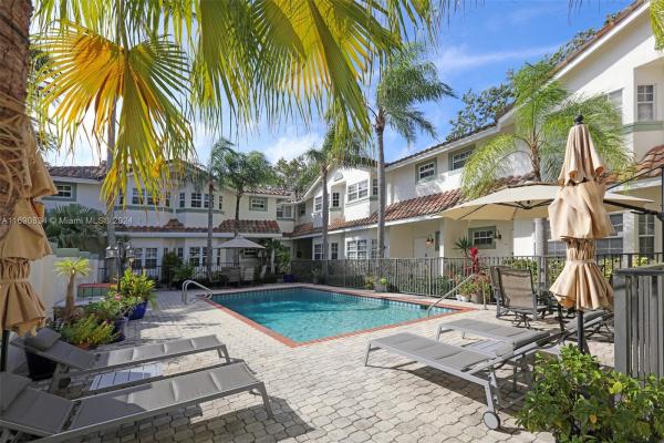 Parkside Villas, 633 NE 9th Ave #9, Fort Lauderdale, Florida 33304, image 1