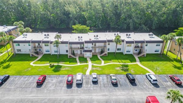 110 Lake Meryl Dr #213, West Palm Beach, Florida 33411, image 1