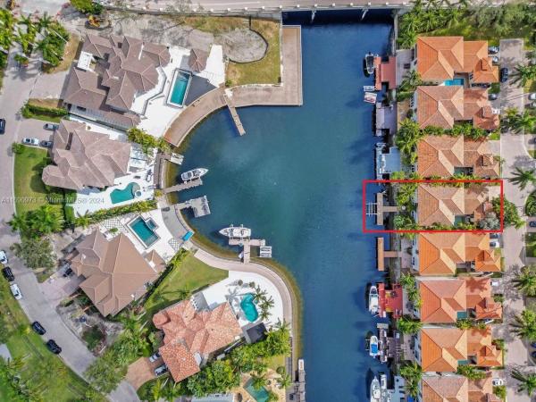 Edgewater, 1061 Waterside Ln, Hollywood, Florida 33019, image 3