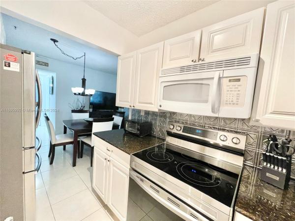 Warrenton House, 2145 Pierce St #231, Hollywood, Florida 33020, image 1