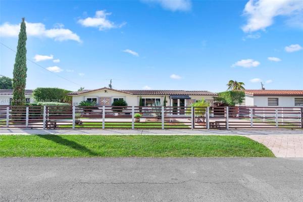 Coral Gardens, 2904 SW 92nd Ct, Westchester, Florida 33165, image 1