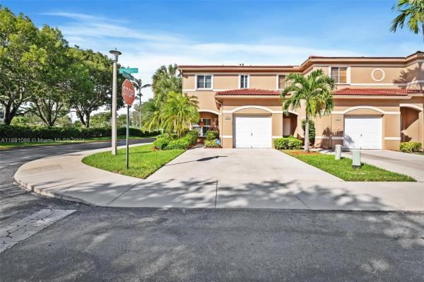Southwood Townhomes, 7981 S Southwood Cir, Davie, Florida 33328, image 1