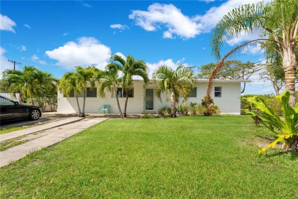 Heftler Homes, 10411 SW 51st St, Kendall, Florida 33165, image 1