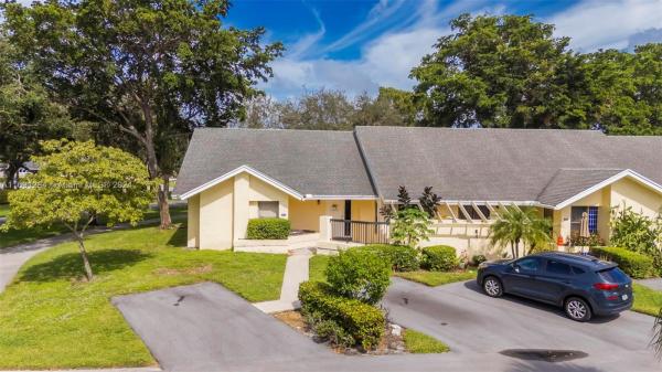 The Villas Of Waterberry, 10925 Lake Front Pl, Boca Raton, Florida 33498, image 1