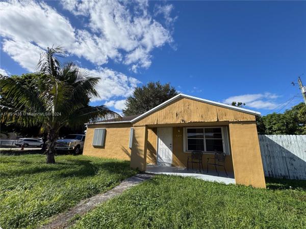 Essex Village, 120 E 7th Ave, Hialeah, Florida 33010, image 1