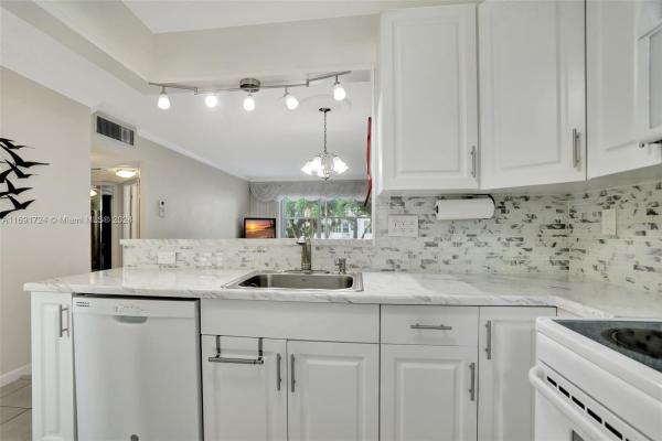 Rose Gardens, 3501 NW 47th Ave #515, Lauderdale Lakes, Florida 33319, image 1
