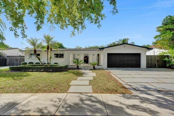 Kendale Lakes No HOA, 7624 SW 146th Ct, Kendale Lakes, Florida 33183, image 1
