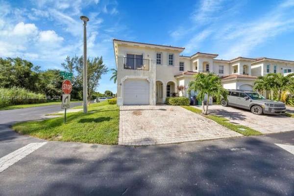 Saga Bay Townhomes, Cutler Bay, Florida 33189, image 1