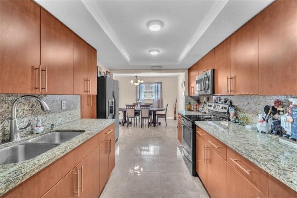 Bradley Estates, 933 W 80th Pl #933, Hialeah, Florida 33014, image 1