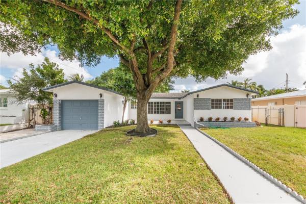 Orangebrook Golf Estates, 807 N 32nd Ct, Hollywood, Florida 33021, image 1